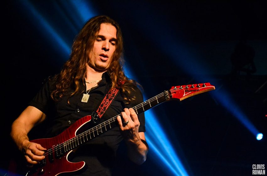  Kiko Loureiro se apresenta em Curitiba nesta sexta-feira