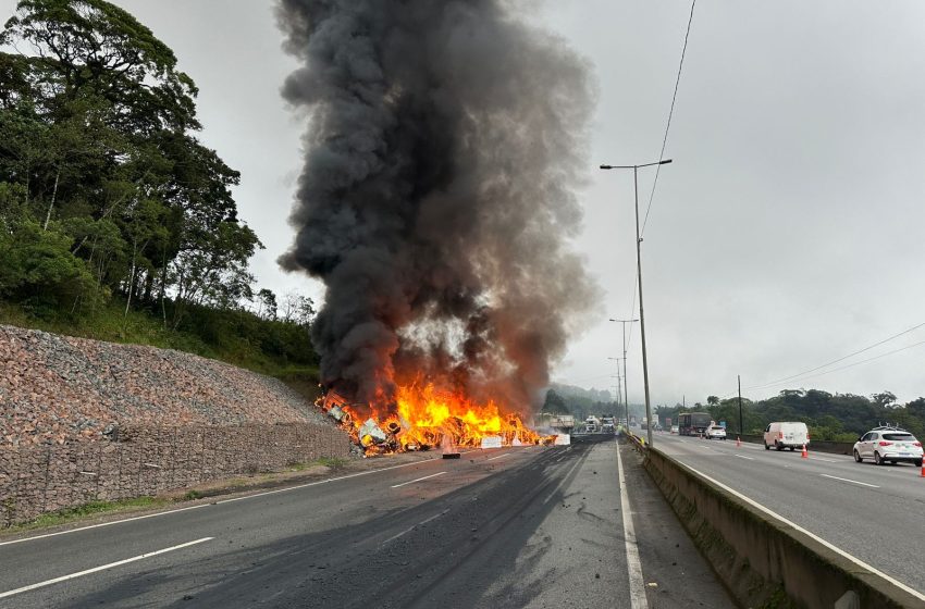  Três pessoas morrem em acidente com incêndio na BR-376