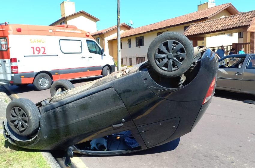  Homem fica ferido após capotamento em Curitiba