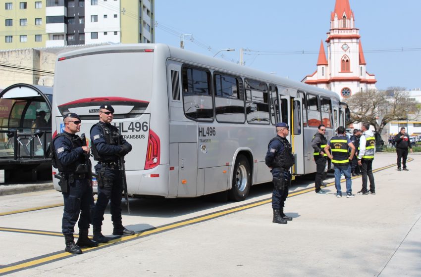  Operação fura-catraca termina com vinte adolescentes apreendidos