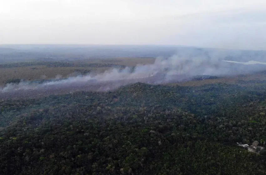  Fumaça de queimadas na Amazônia e Pantanal chega ao Paraná