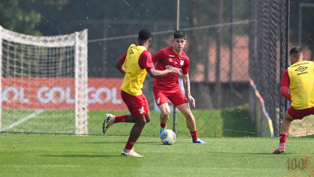 Athletico encerra preparação para duelo contra o Vasco