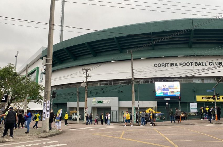 Entorno do Couto Pereira é bloqueado para jogo do Brasil