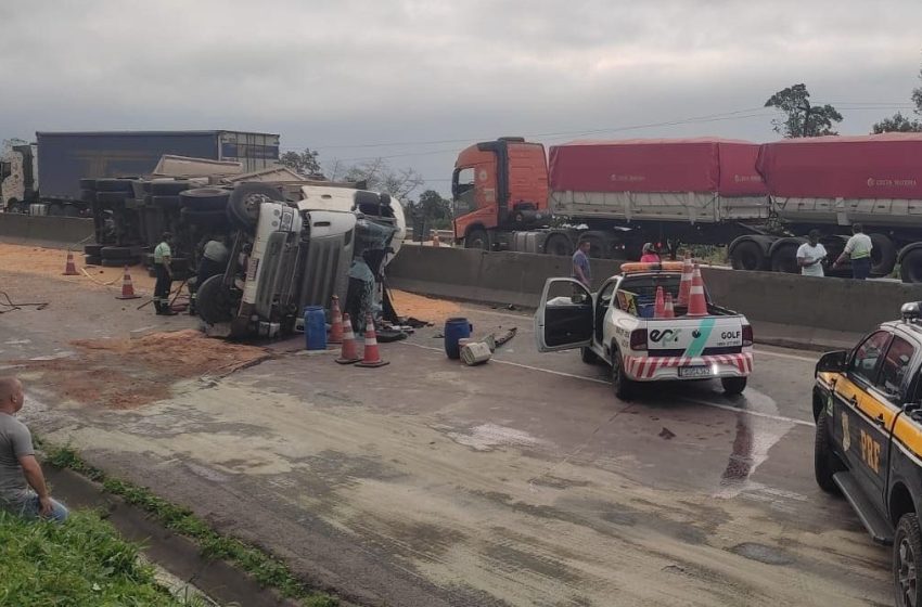 BR-277 é interditada no sentido Litoral, em Morretes