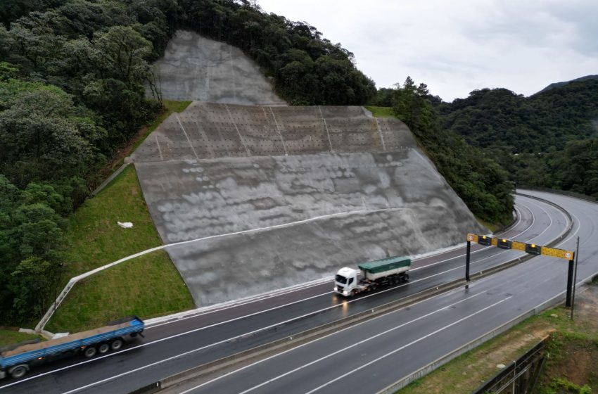  Obra de contenção de encosta na BR-376 é concluída