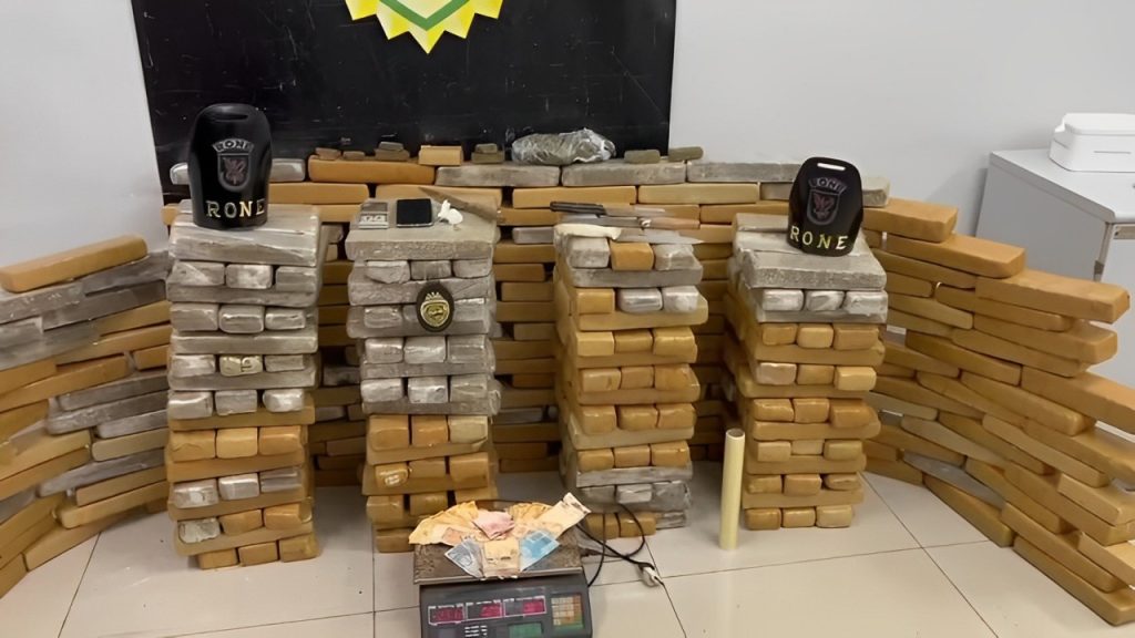 Mais de 200 kg de maconha são apreendidos no Mercês