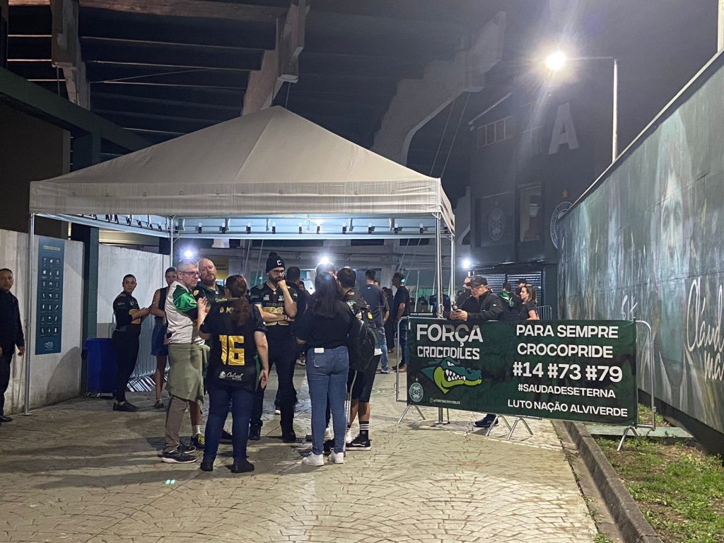 Atletas do Coritiba Crocodiles são velados no Couto Pereira
