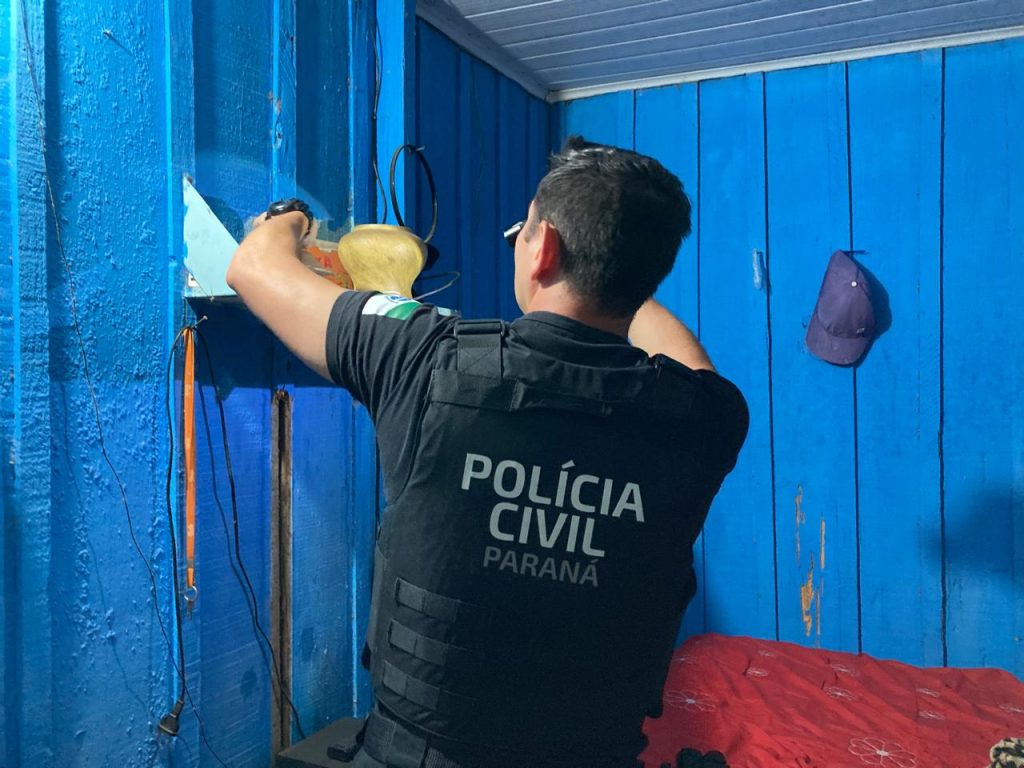 Morador de Colombo é alvo de operação contra pedofilia; vídeo