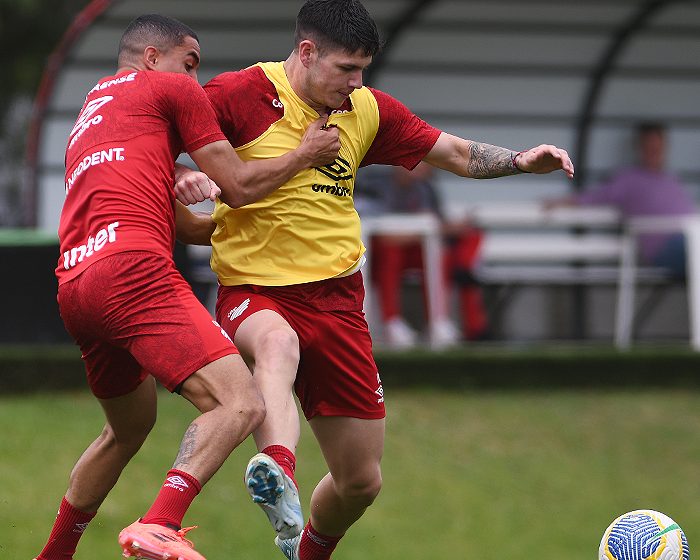  Athletico retoma preparação para duelo contra o Corinthians