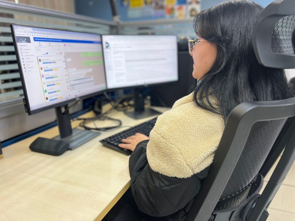 Detran-PR: serviço via WhatsApp registra média de 14,8 mil atendimentos/mês