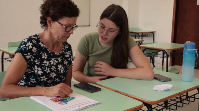 UFPR oferece cursos de inclusão digital para idosos