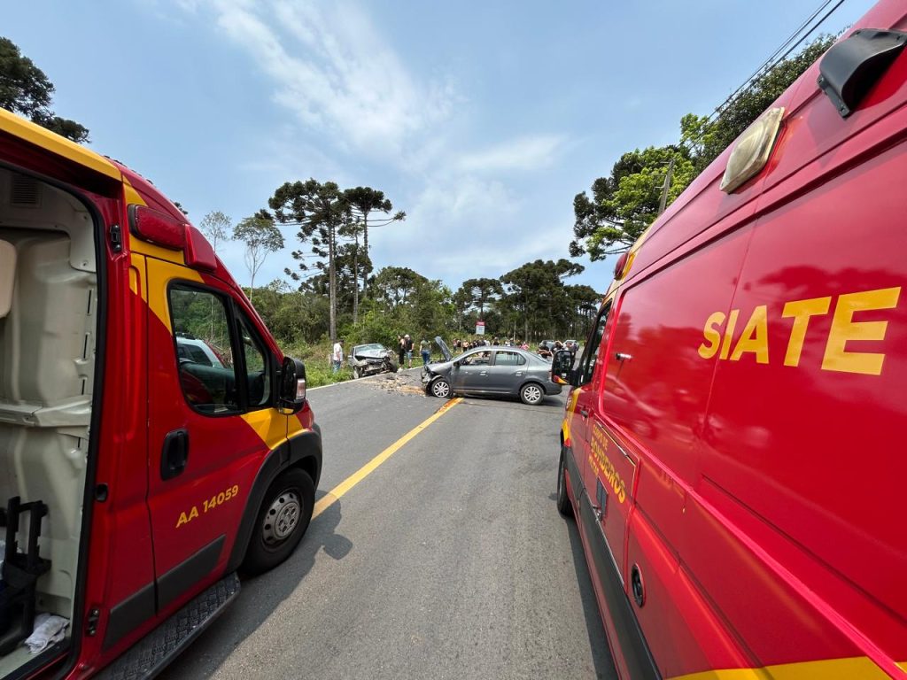 Colisão frontal deixa quatro crianças feridas