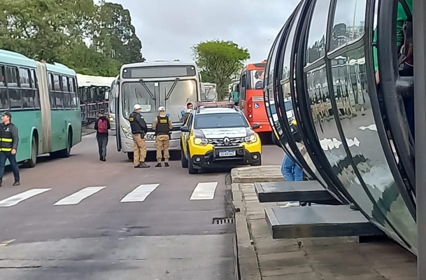  Passageiro é atropelado no Terminal Capão da Imbuia