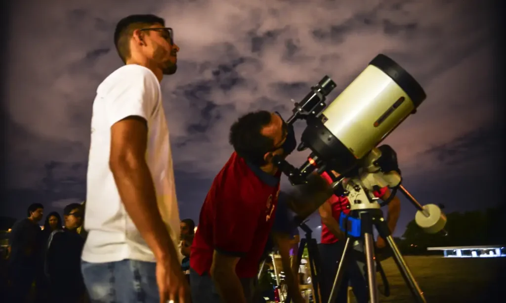 Cometa que passará perto da Terra poderá ser visto