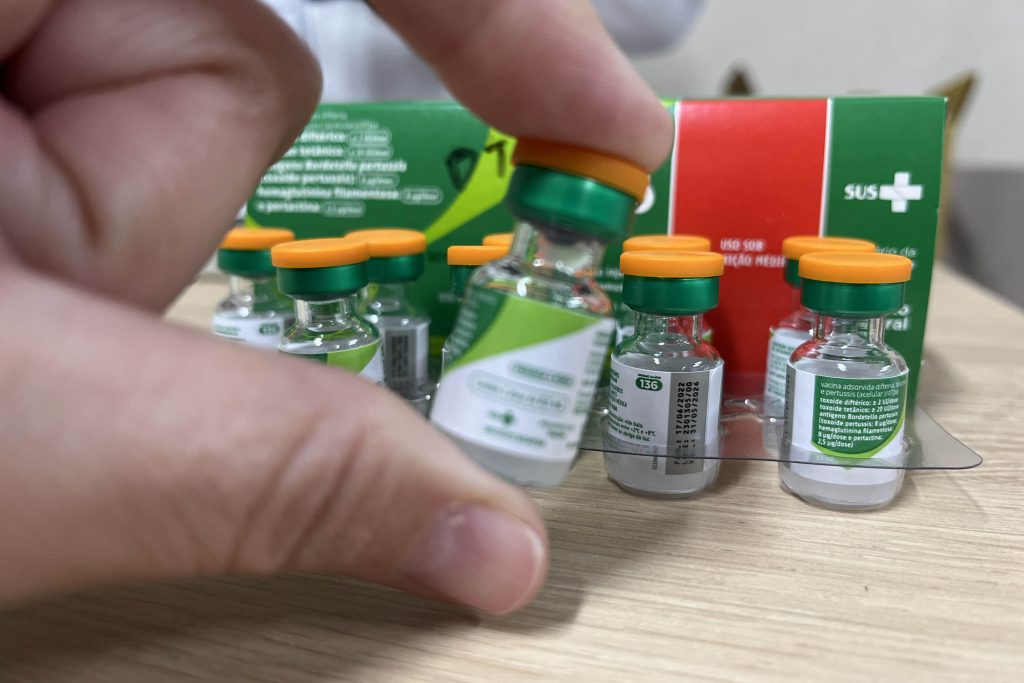 Número de casos de coqueluche quase dobra no Paraná