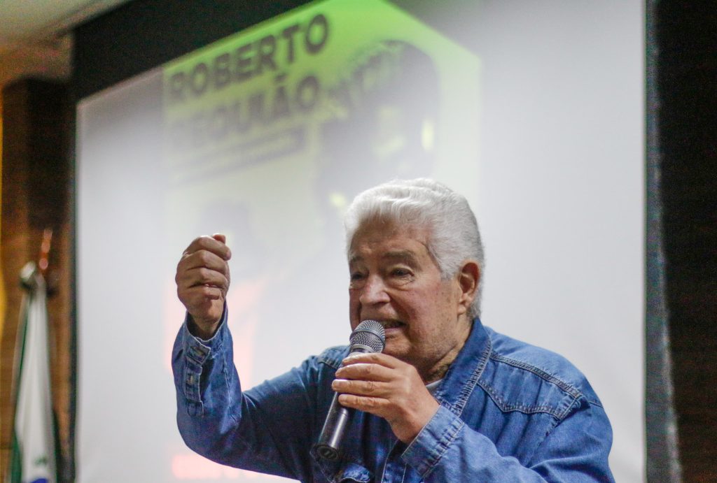 Requião não apoia candidatos na disputa do segundo turno