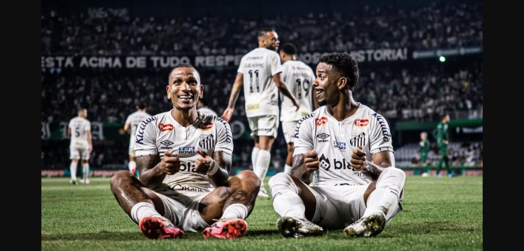 Santos vence o Coritiba e confirma o acesso