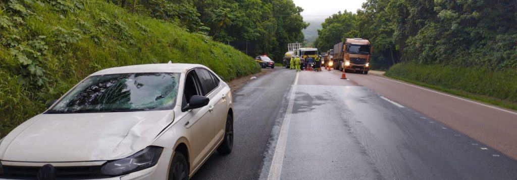 Acidente com morte deixa trânsito lento na BR-277