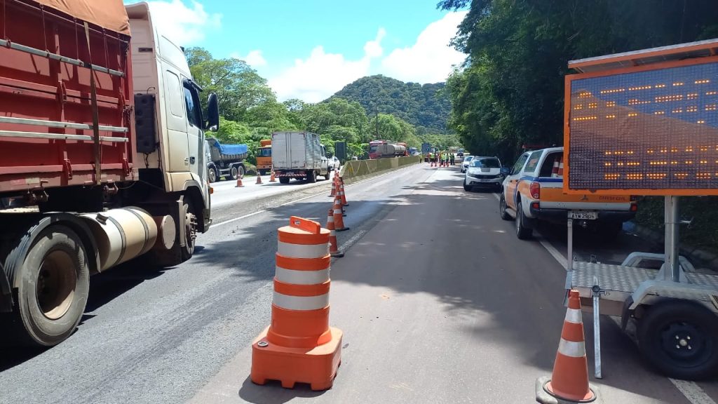 Após bloqueio na BR-277, governador fala sobre traçado alternativo