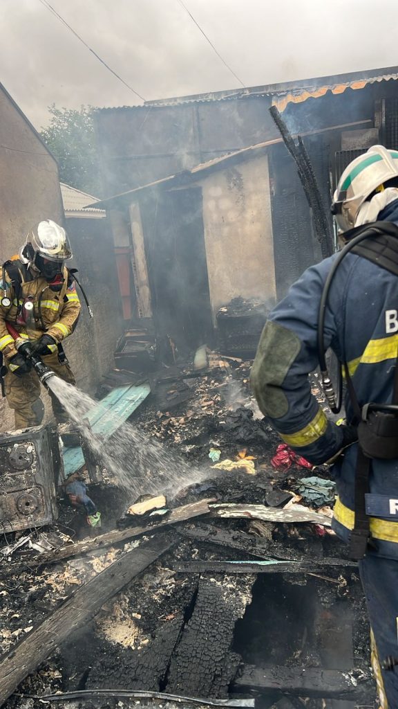 Cadeirante morre em incêndio residencial em São José dos Pinhais