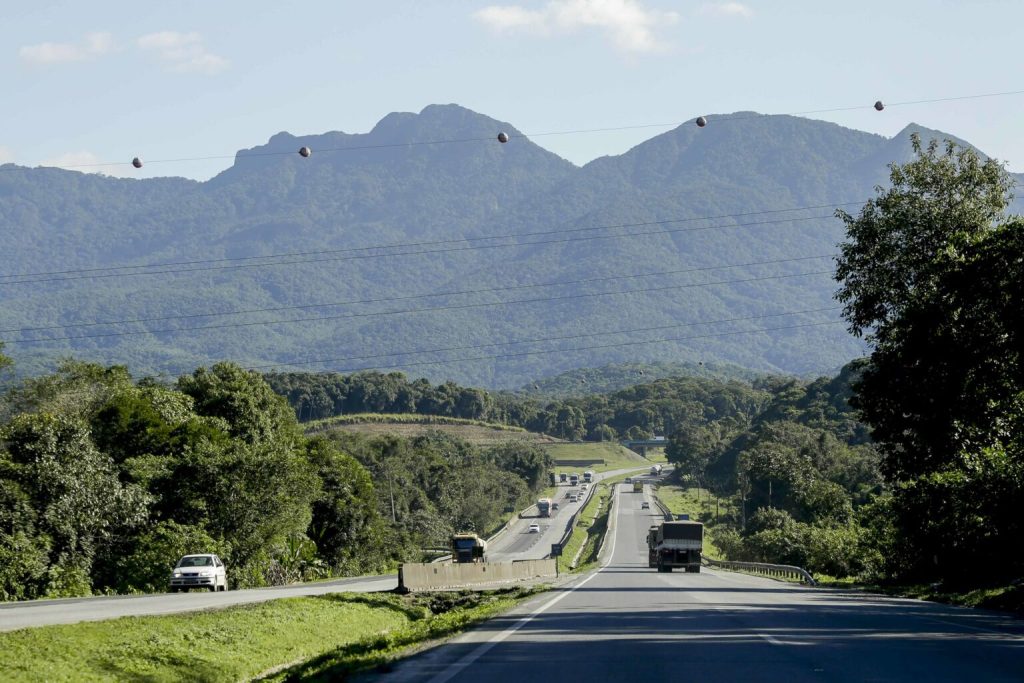 Veja o movimento nas estradas do Paraná