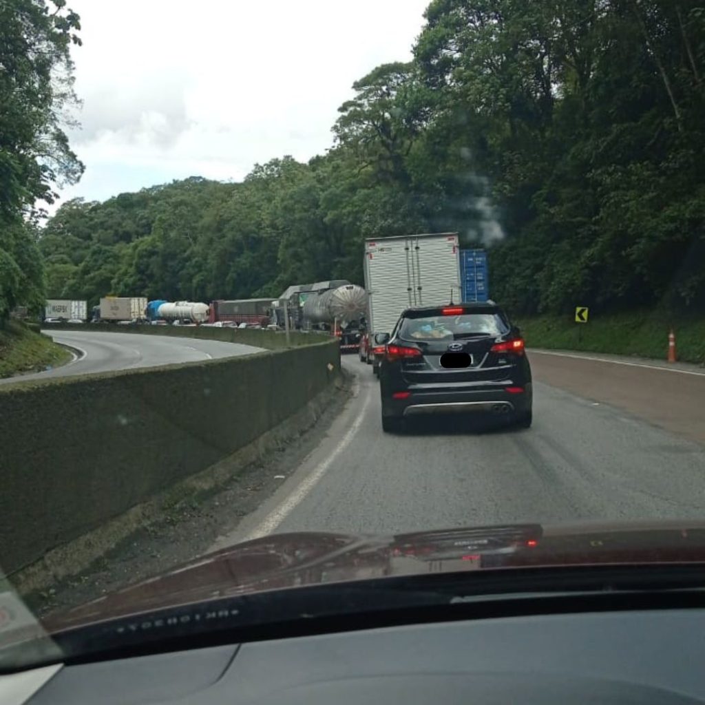 Motoristas já enfrentam grande fluxo nas rodovias do Paraná