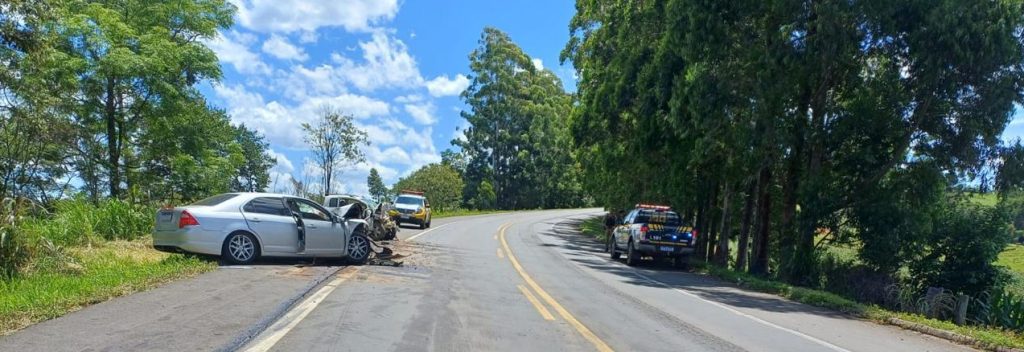 Homem morre e duas pessoas ficam feridas na BR-153