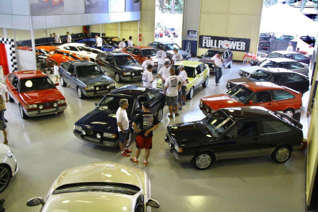 Colecionador reúne 72 carros clássicos da Volkswagen