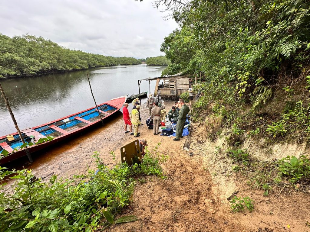 Jovem morre afogado enquanto pegava caranguejos no litoral