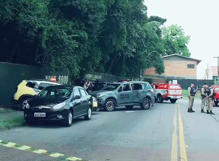 Assaltante troca tiros com a polícia e é baleado