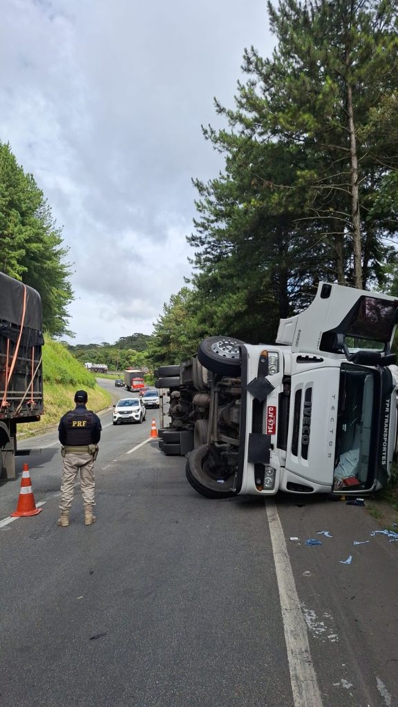 BR-376 é interditada após acidente em Tijucas do Sul