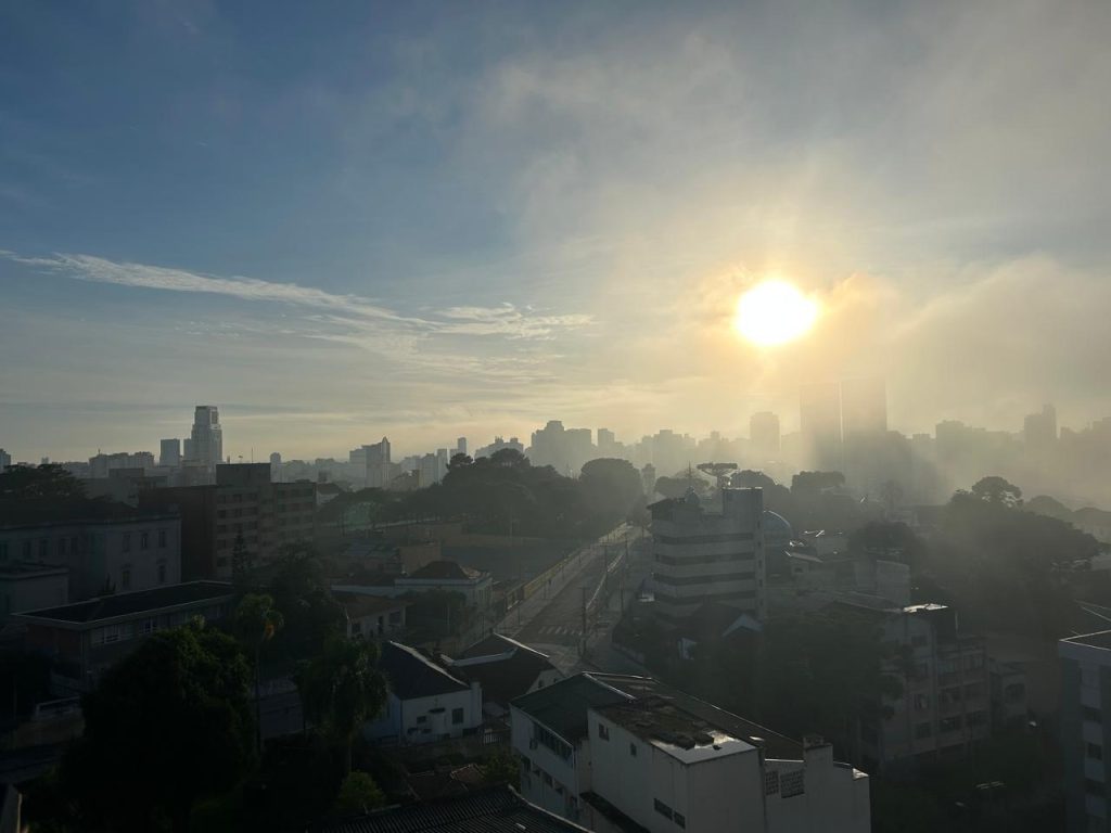 Feriado deve ser marcado por mudança do tempo em Curitiba