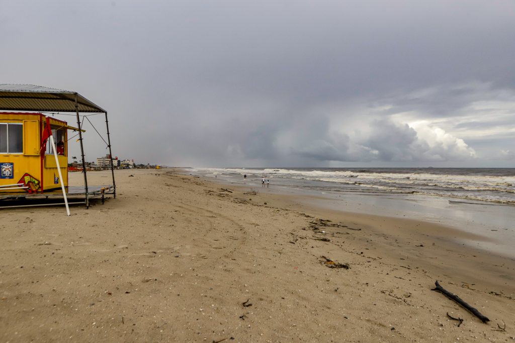 Litoral do Paraná tem alerta para acumulado de chuva