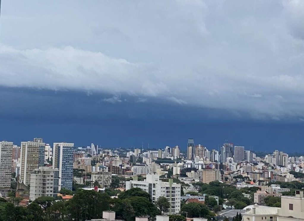 Paraná tem alerta de perigo para chuvas intensas