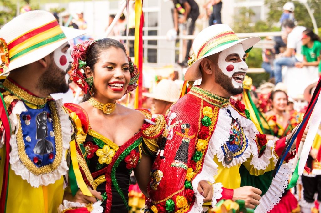 Carnaval é tempo de diversão e de ganhar dinheiro extra