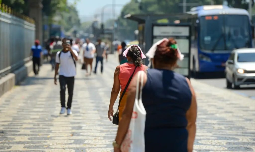 Sensação térmica deve ultrapassar os 35ºC no Carnaval