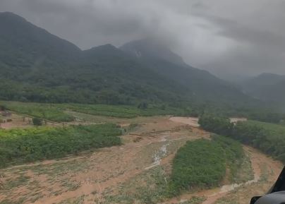 Cem pessoas seguem fora das próprias casas após chuvas