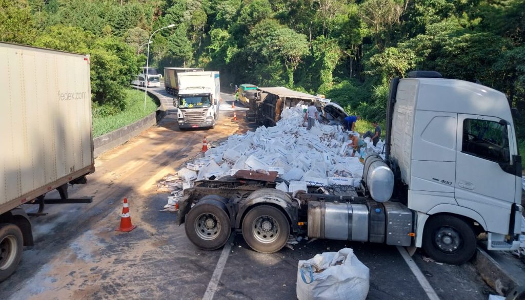 BR-116 tem mais de 30 quilômetros de fila