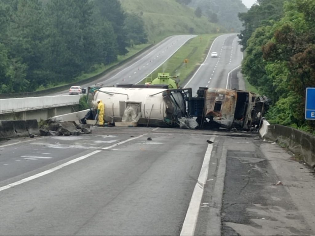 BR-116 tem tráfego normal após filas de 70 quilômetros