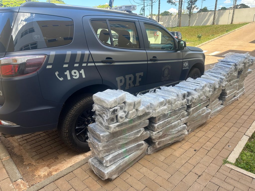 521 kg de maconha são localizados em carga de móveis