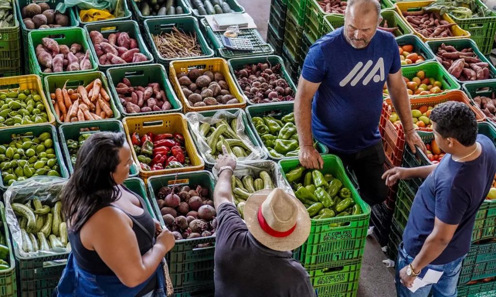 Clima e exportação explicam alta de alimentos, diz Carta Ibre