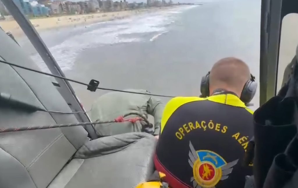 Homem se afoga e desaparece no mar em Matinhos