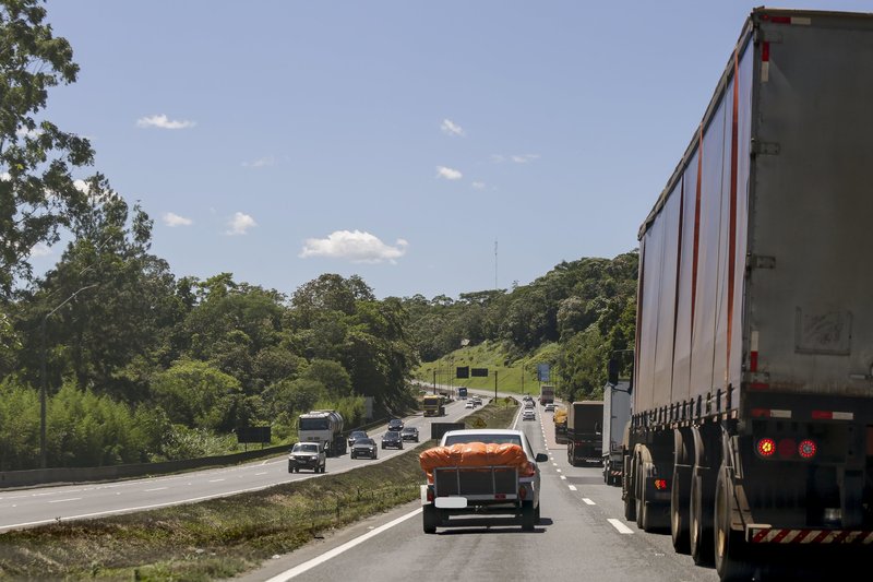 Carnaval: rodovias do Paraná devem ter fluxo intenso nesta terça