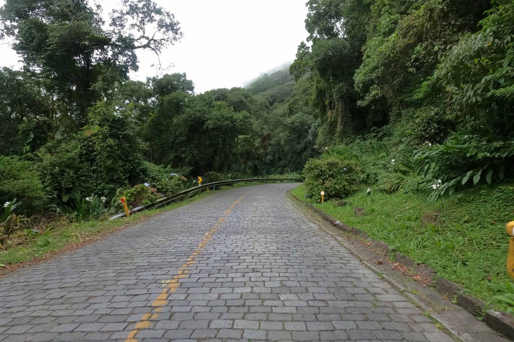 Obras de sinalização interditam a Estrada da Graciosa