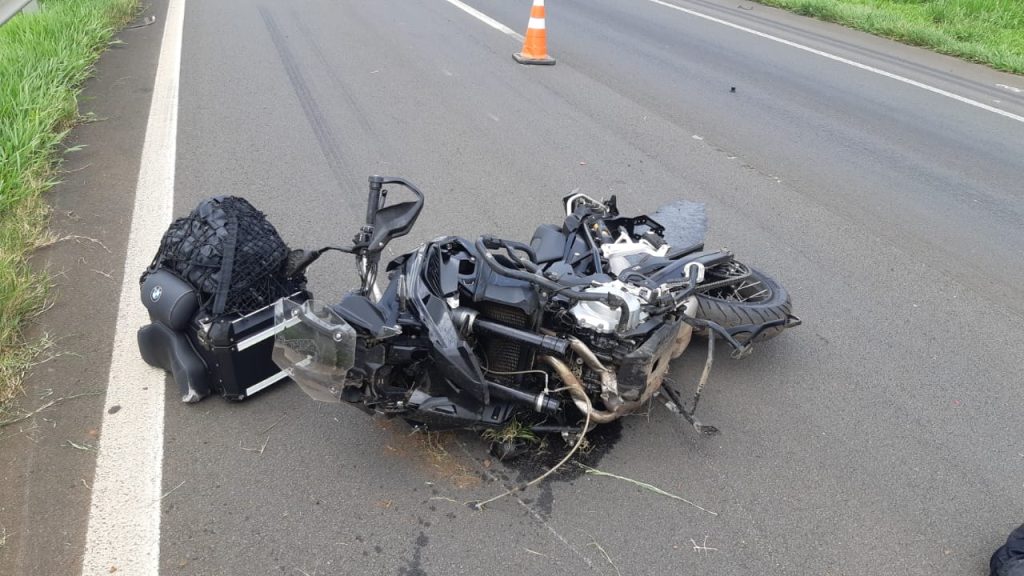 Casal morre em acidente com moto na BR-376