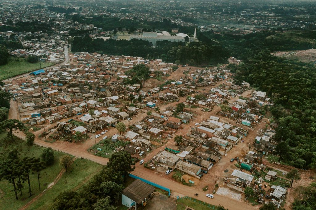 Terreno da Vila Tiradentes na CIC é regularizado pelo Estado