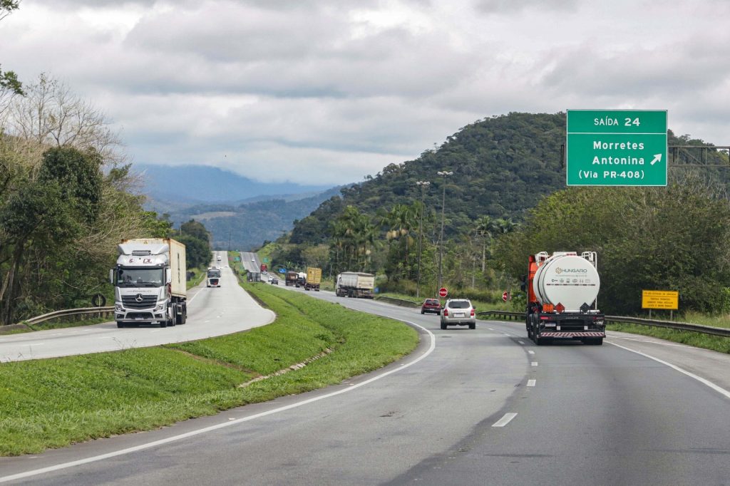 Proposta para obrigatoriedade de acostamento em rodovias avança na Alep