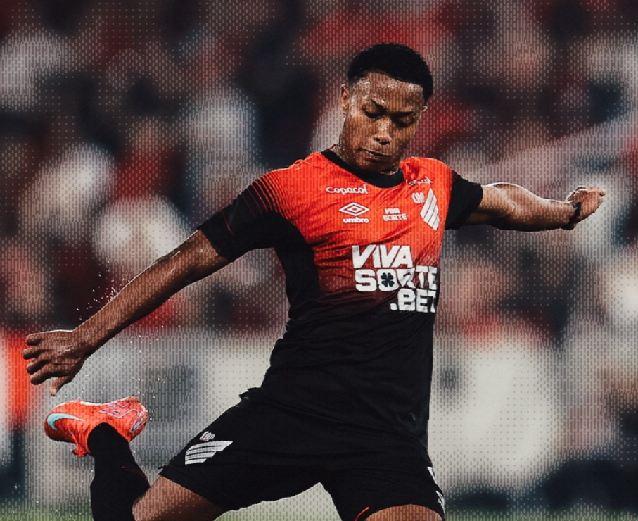 Athletico garante vitória contra o CRB na Baixada