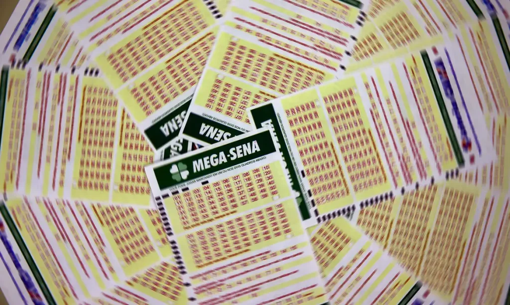 Apostas simples de Curitiba ganham R$ 33,3 mil na Mega-Sena