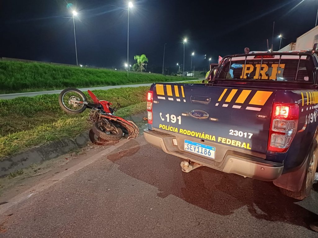 Motociclista morre após acidente com caminhão na BR-277; caminhoneiro fugiu
